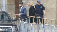 L'actrice et réalisatrice de films X Stormy Daniels quitte le tribunal de Manhattan, à New York, où elle a témoigné au procès de l'ancien président des Etats-Unis Donald Trump