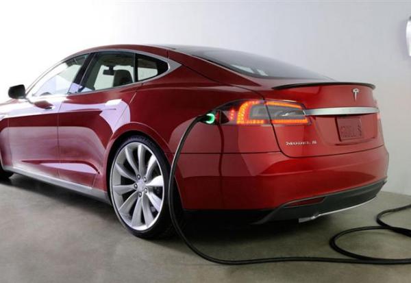 Tesla supprime encore 600 emplois en Californie