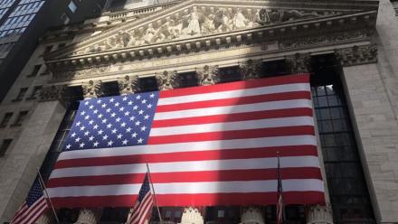 Wall Street accélère après l'inflation US, GameStop et AMC corrigent