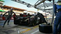 La Cadillac de l'écurie Hertz Team Jota, en tête, effectue un arrêt au stand, le 14 juin 2026 aux 24 Heures du Mans