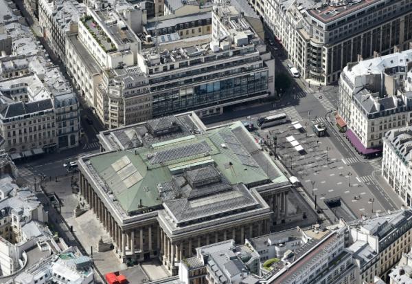 Vue aérienne de la place de la Bourse, à Paris, le 14 juillet 2017