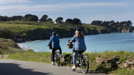 Sur une route de Belle-Île-en-Mer, dans le Morbihan, le 17 avril 2026