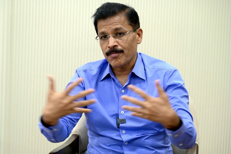 Tukaram Mundhe, à la tête de l’Autorité de sécurité alimentaire du Maharashtra, lors d'une interview avec l'AFP dans son bureau à Bombay, le 30 juillet 2026 en Inde