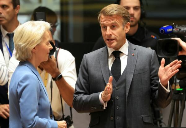 Le président français Emmanuel Macron et la présidente de la Commission européenne, le 15 octobre 2026 à Bruxelles
