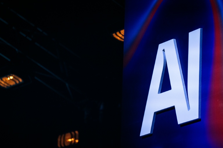 Responsables politiques et patrons de la tech ont multiplié mercredi les appels à renforcer d'urgence la sécurité de l'intelligence artificielle lors d'un sommet à Dublin