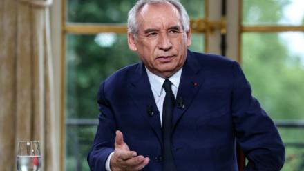 Le Premier ministre François Bayrou lors d'une interview télévisée en direct diffusée sur les chaînes d'information LCI, CNews, BFMTV et FranceInfo TV, à l'Hôtel de Matignon à Paris, le 31 août 2025