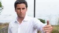 Le candidat à la présidentielle et patron de Renaissance Gabriel Attal à l'Ile-aux-Moines, le 25 juillet 2025