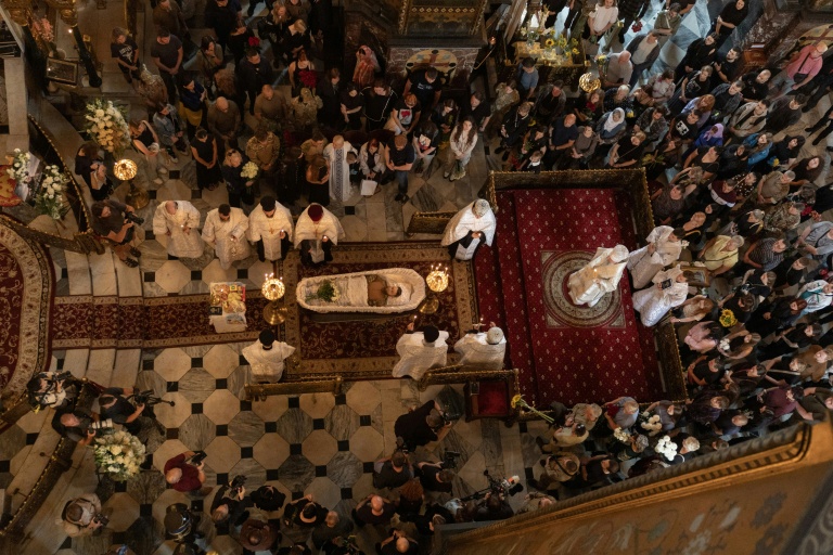 Cérémonie funéraire en hommage à Oleksiï Ioukov, ancien chef de l’unité de recherche ukrainienne Platsdarm, à Kiev, le 8 août 2026