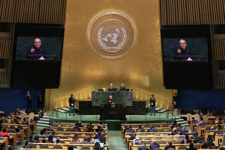 Le président iranien Massoud Pezeshkian lors de la 81e session de l'Assemblée générale des Nations unies à New York, le 23 septembre 2026