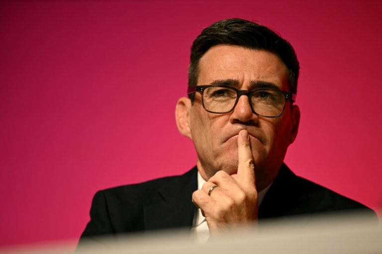 Le Premier ministre britannique Andy Burnham participe à la deuxième journée du congrès annuel du Parti travailliste à Liverpool, dans le nord-ouest de l'Angleterre, le 28 septembre 2026