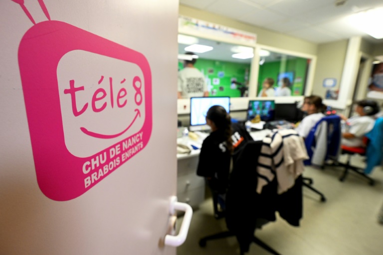 Le logo de Télé 8, un canal créé par et pour le CHRU de Nancy à destination des enfants hospitalisés, le 16 septembre 2025 à Vandoeuvre-lès-Nancy, en  Meurthe-et-Moselle