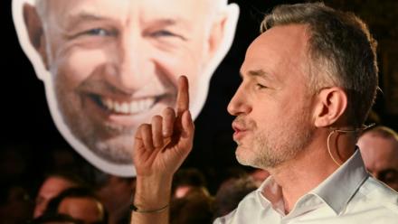 Emmanuel Grégoire, candidat de la gauche unie hors LFI, lors d'un meeting à Paris, le 14 janvier 2026