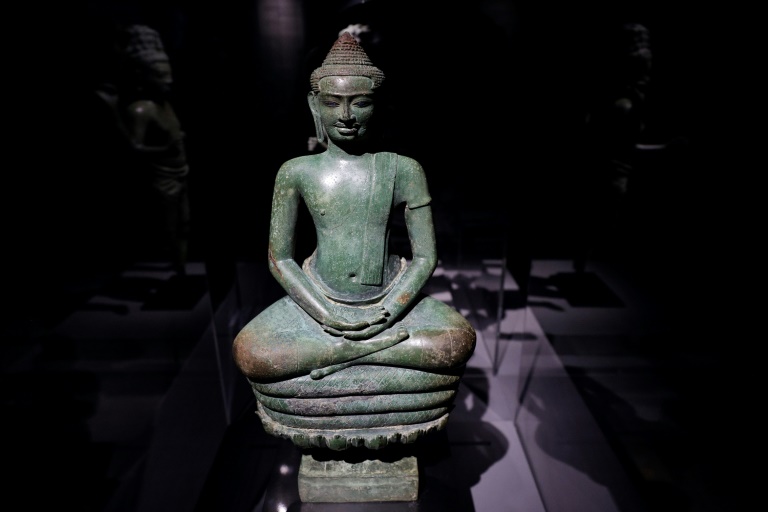 Un bouddha présenté dans le cadre de l'exposition 