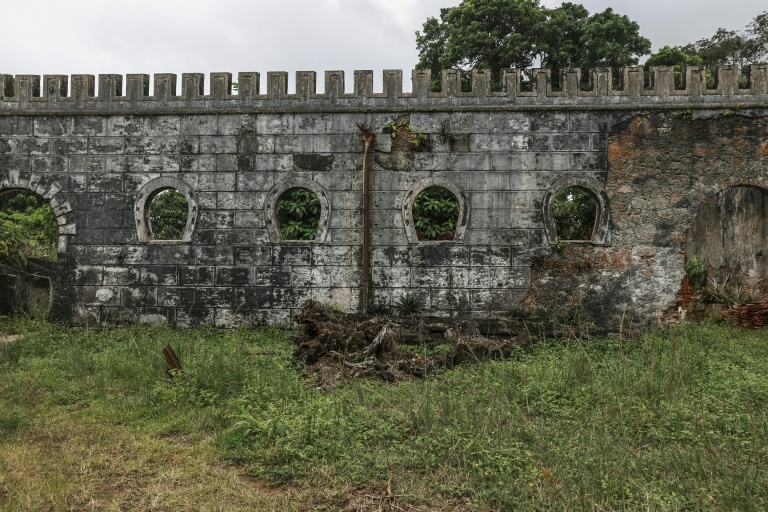 Les Sanzalas - ancien logements - de la roça de Sundy, à Sao Tomé-et-Principe, le 1er août 2026