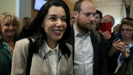 La députée LFI Sophia Chikirou (c) à son arrivée au tribunal de Paris pour son procès pour fraude, le 12 mai 2026
