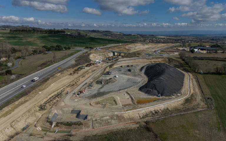 Le chantier de l'A69 entre Toulouse et Castres, près de Puylaurens, dans le Tarn, le 28 février 2025