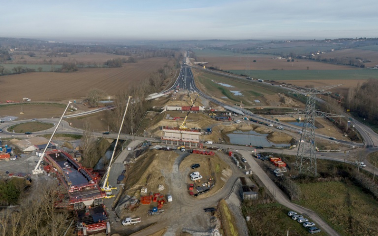 Une vue aérienne d'une partie du chantier de l'A69 à Verfeil, en Haute-Garonne, le 27 février 2025