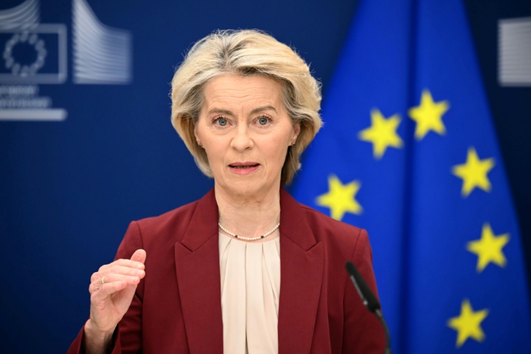 La présidente de la Commission européenne, Ursula von der Leyen, lors d'une conférence presse à Bruxelles le 3 décembre 2025, après l'accord trouvé entre eurodéputés et Etats européens pour interdire toutes les importations de gaz russe dans l'UE à l'automne 2027