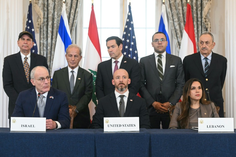 Signature de l'accord entre Israël, le Liban et les Etats-Unis lors d'une cérémonie au département d'Etat à Washington, le 26 juin 2026