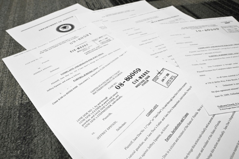 Des documents judiciaires tirés du dossier Epstein, le 19 décembre 2025 à Washington