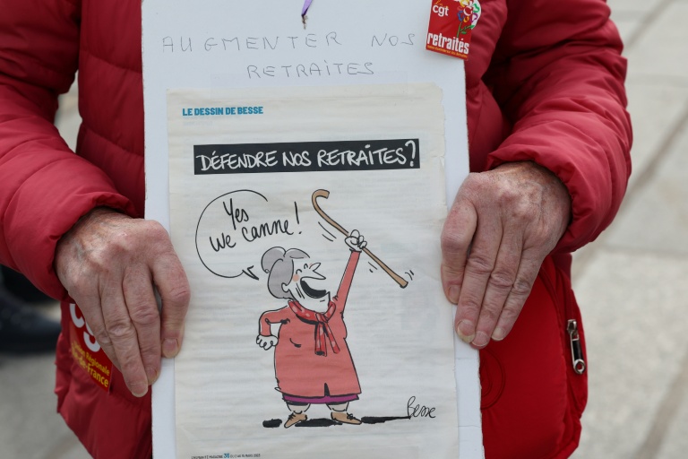 Dans la manifestation de retraités à l'appel des syndicats CGT, FSU et Solidaires pour une revalorisation 