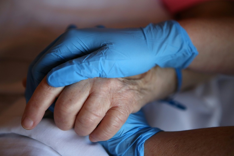 L'Assemblée nationale a adopté vendredi plusieurs articles clés de la loi sur l'aide à mourir, notamment un article définissant les critères d'éligibilité pour y accéder