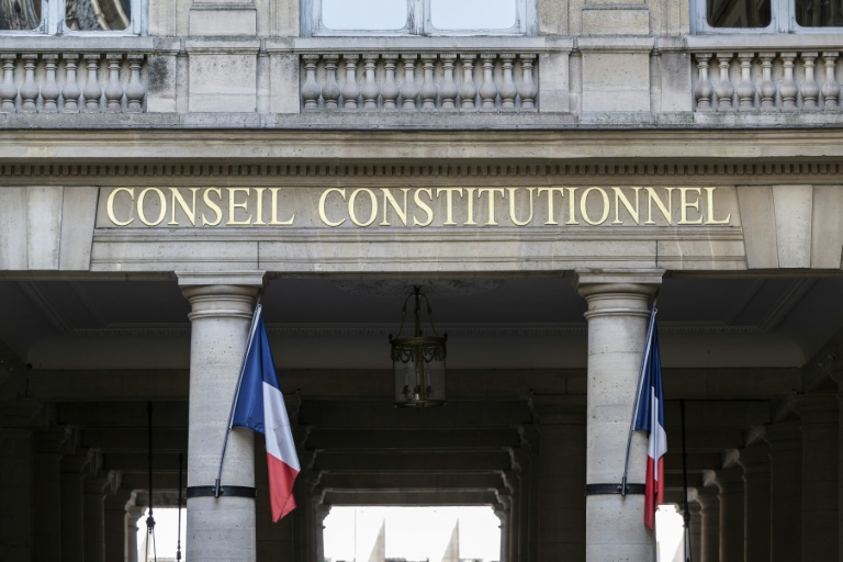 Interdiction des réseaux sociaux, aide à mourir, loi d'urgence agricole, free parties... Le Conseil constitutionnel doit rendre dans les jours qui viennent quatre décisions importantes