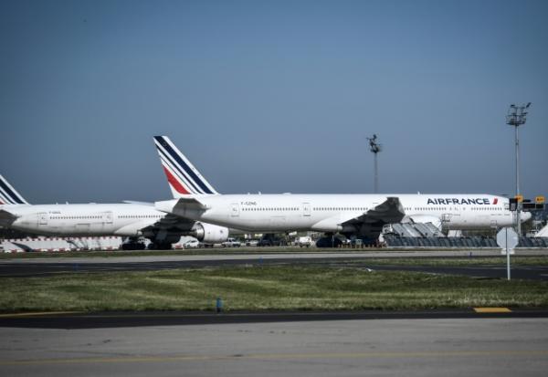 Des avions d'Air France sur le tarmac du Terminal 3 de l'aéroport d'Orly, le 24 juin 2020