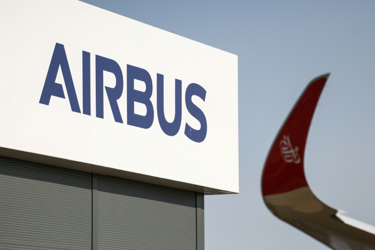 Logo d'Airbus au salon aéronautique de Farnborough, au Royaume-Uni, le 21 juillet 2026