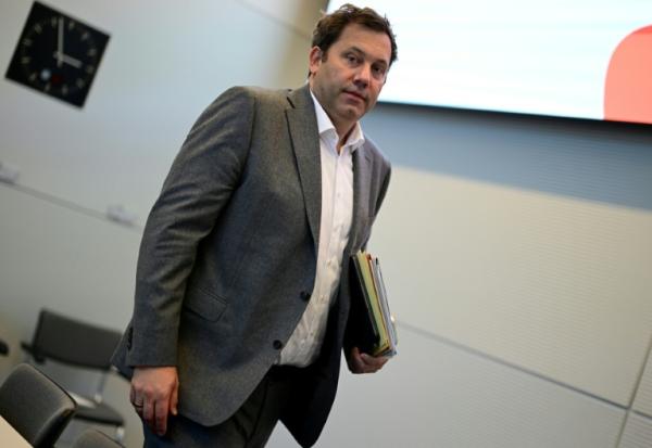 Le ministre allemand des Finances et vice-chancelier Lars Klingbeil lors d'une réunion du parti social-démocrate à Berlin, le 13 Octobre 2026