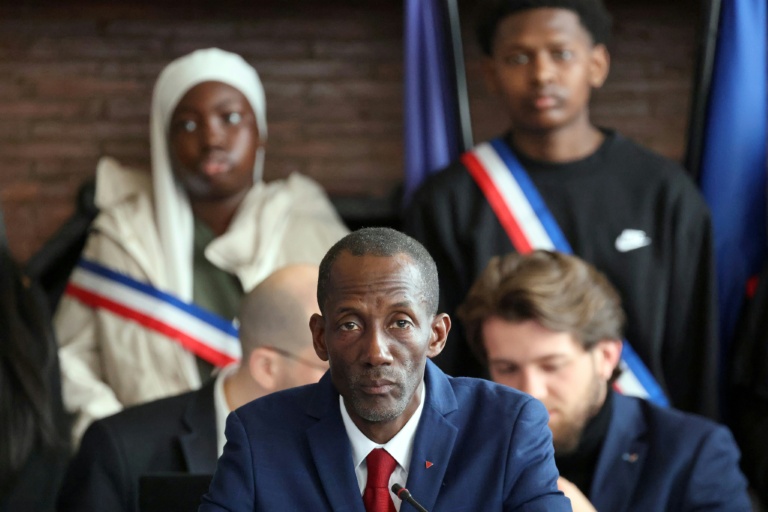 Le maire LFI de Saint-Denis, Bally Bagayoko, lors du conseil municipal, le 21 mars 2026 à Saint-Denis, en Seine-Saint-Denis
