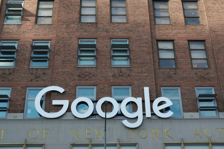 La maison mère de Google a raté la cible pour le chiffre d'affaires et le bénéfice net, ce qui lui a valu d'être immédiatement sanctionnée dans les échanges électroniques postérieurs à la clôture de Wall Street, le titre abandonnant plus de 9%.