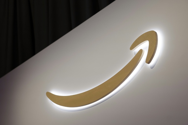 Le logo d'Amazon sur un stand au CES de Las Vegas, Etats-Unis, le 6 janvier 2026