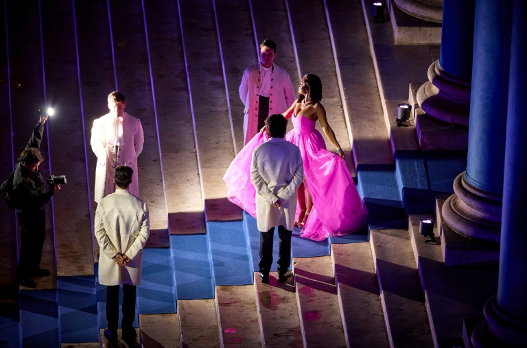 L'actrice et mannequin américaine Yahne Coleman pose à son arrivée à l'avant-première mondiale de la saison 4 de « Bridgerton » au Palais Brongniart à Paris, le 14 janvier 2026