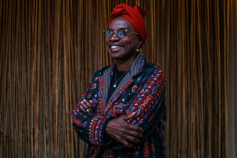 La chanteuse franco-béninoise Angélique Kidjo lors d'une rencontre avec les médias à l'occasion de la 27e édition du festival Joy of Jazz à Johannesburg, le 29 septembre 2026 en Afrique du Sud