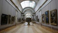 Vue générale de la Grande Galerie du musée du Louvre à Paris, le 2 décembre 2025