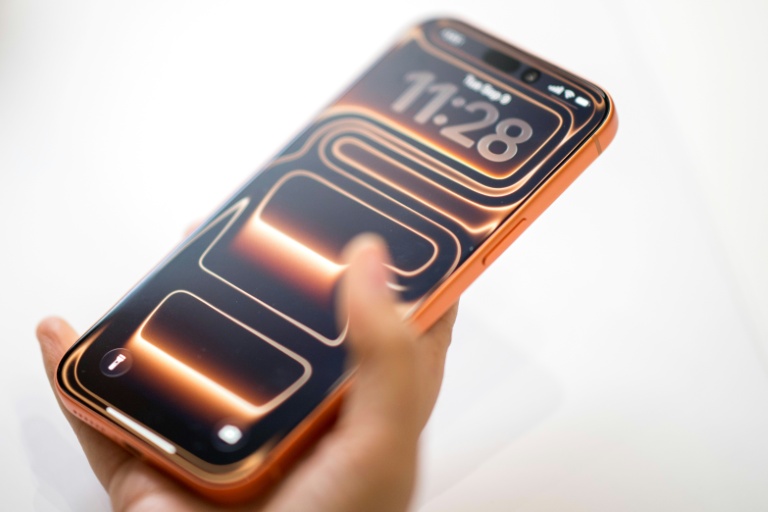 Les utilisateurs britanniques d'iPhone vont devoir prouver leur âge pour accéder à 