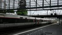 Un TGV à quai à la gare Saint-Jean déserte, lors d'une grève nationale à la SNCF, le 10 juin 2026 à Bordeaux