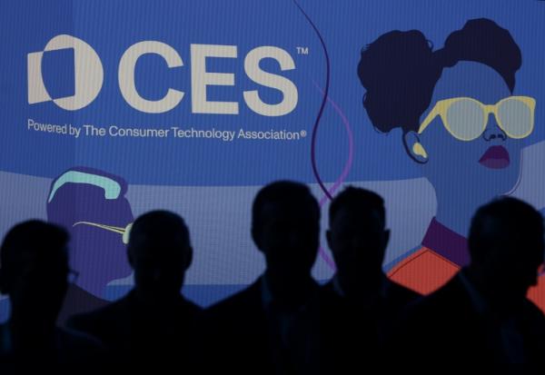 L'IA embarquée dans des pendentifs, bagues ou lunettes connectées a constitué une tendance du salon CES de Las Vegas du 6 au 9 janvier 2026