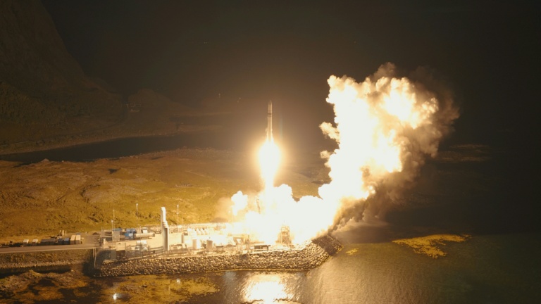 Photo réalisée par un drone et fournie le 6 septembre 2026 par Isar Aerospace montre le lancement réussi de sa fusée Spectrum depuis Andoya, en Norvège