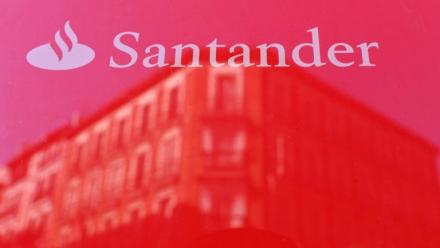 Le logo du groupe bancaire espagnol Banco Santander, le 14 mai 2019 à Madrid