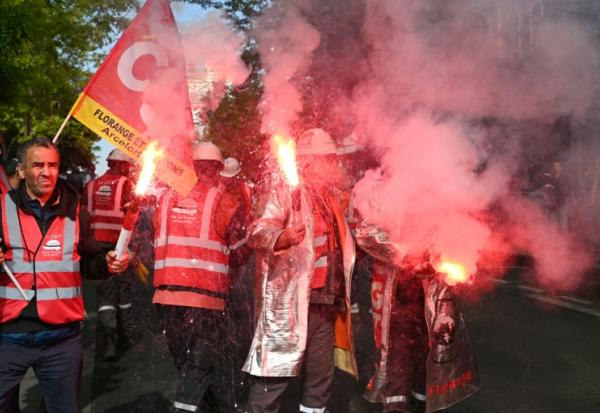 Manifestation de salariés d'ArcelorMittal à Saint-Denis, près de Paris, le 13 mai 2025.