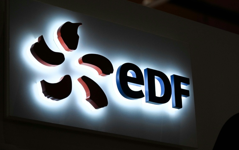 Le logo du groupe EDF, le 8 juin 2022 à Lille (nord de la France)