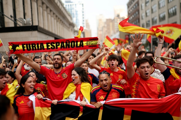 Des supporters espagnols au Madison Square Garden de New York samedi 18 juillet, veille de la finale du Mondial contre l'Argentine.