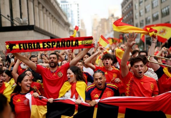 Des supporters espagnols au Madison Square Garden de New York samedi 18 juillet, veille de la finale du Mondial contre l'Argentine.
