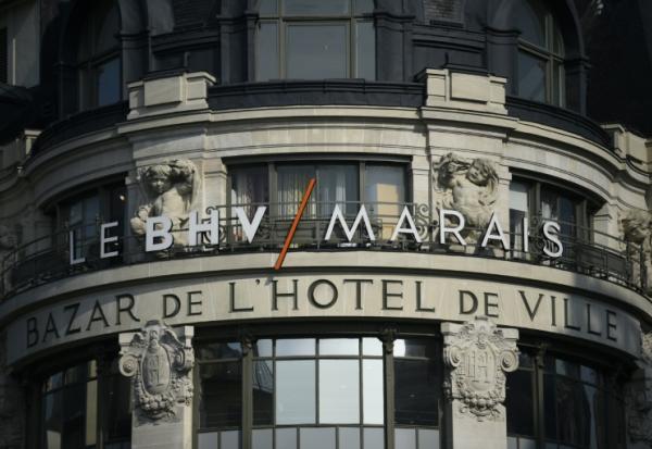 La Banque des territoires a annoncé mercredi avoir mis fin aux négociations entamées pour le rachat des murs du BHV avec son exploitant la Société des grands magasins (SGM), invoquant "une rupture de confiance" liée à l'annonce de l'implantation prochaine de la marque asiatique Shein au BHV.