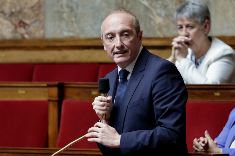 Laurent Marcangeli, député du groupe Horizons, prend la parole lors d'une séance de questions au gouvernement à l'Assemblée nationale, à Paris, le 2 juin 2026