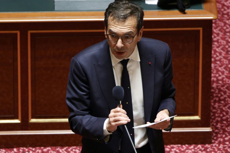 Le ministre du Travail Jean-Pierre Farandou lors du débat sur le budget de la Sécurité sociale au Sénat, le 26 novembre 2025 à Paris