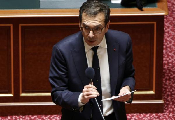 Le ministre du Travail Jean-Pierre Farandou lors du débat sur le budget de la Sécurité sociale au Sénat, le 26 novembre 2025 à Paris