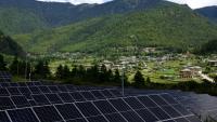 Des panneaux solaires dans la centrale solaire de Dechencholing, dans la capitale bhoutanaise, Thimphou, le 30 août 2026